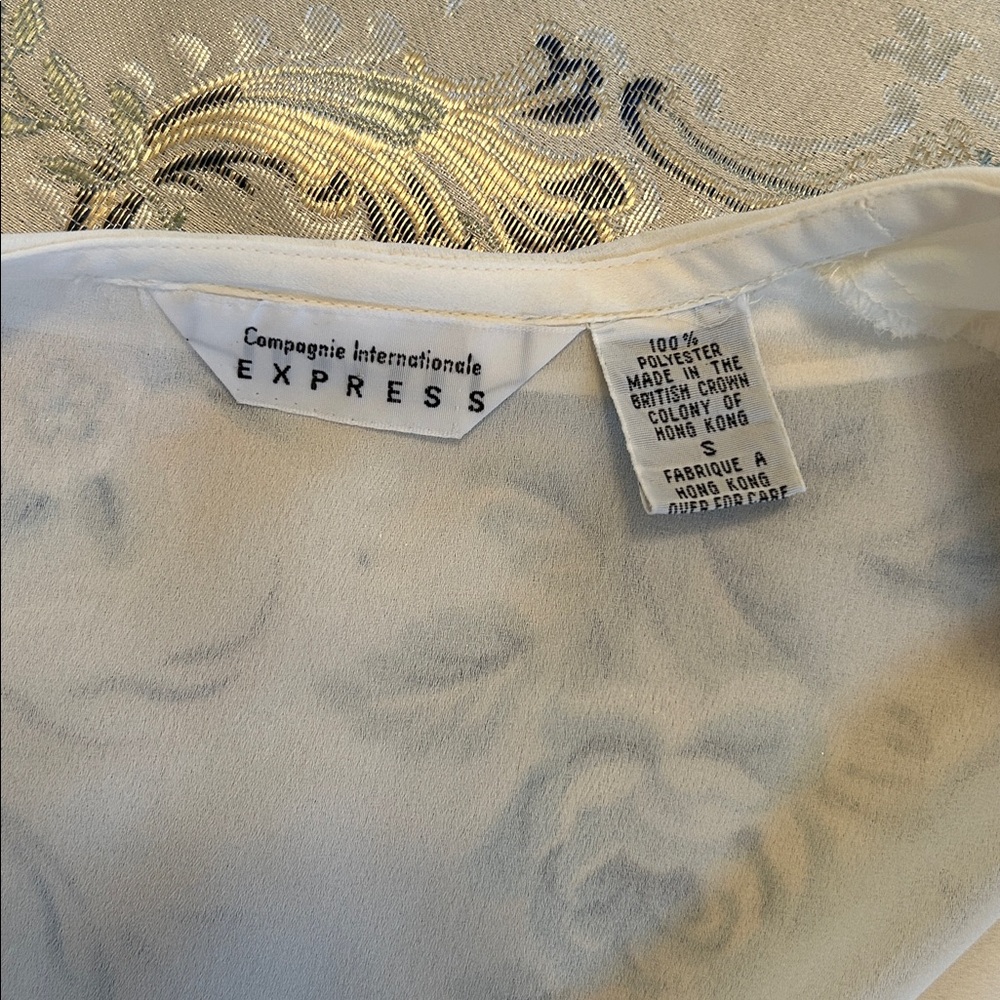 Chic Ivory Ruffle Blouse - Picture 4 of 10